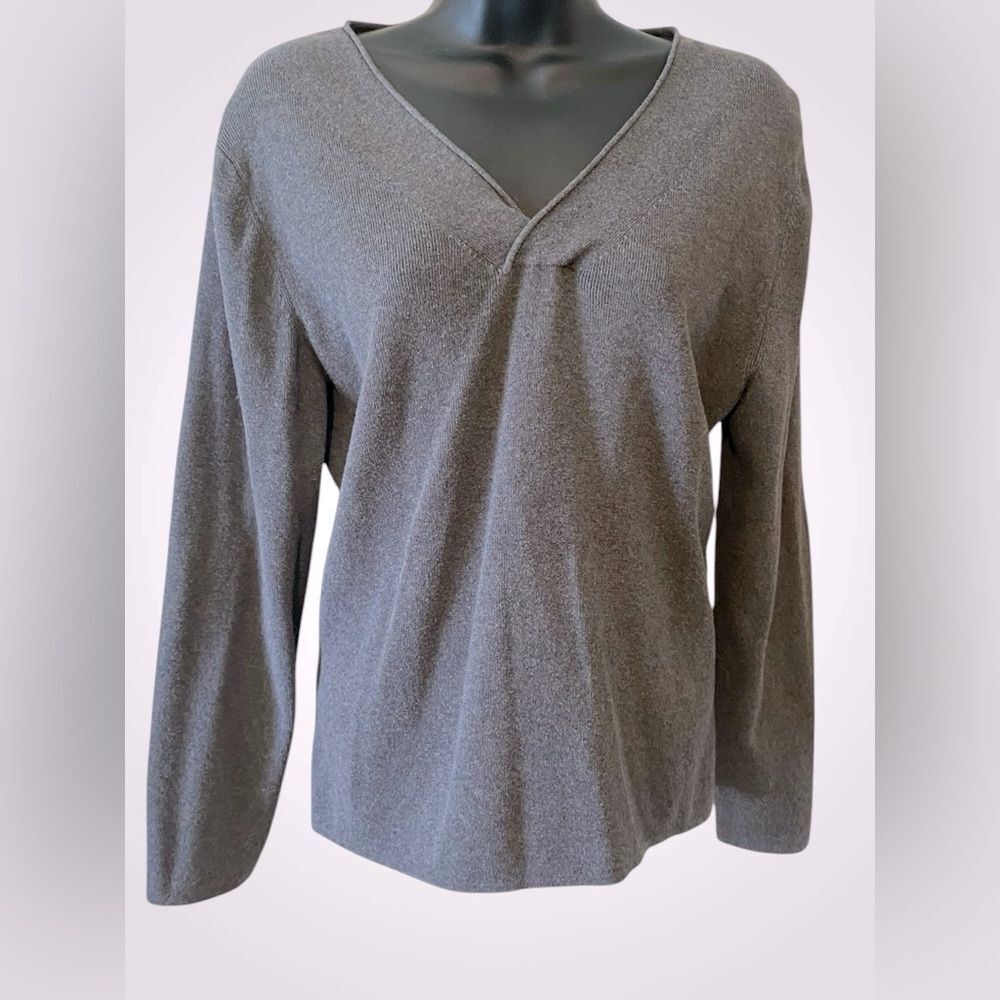 J. Jill V- Neck grey lightweight sweater 3/4 sleeve NWOT size L. - Picture 2 of 12